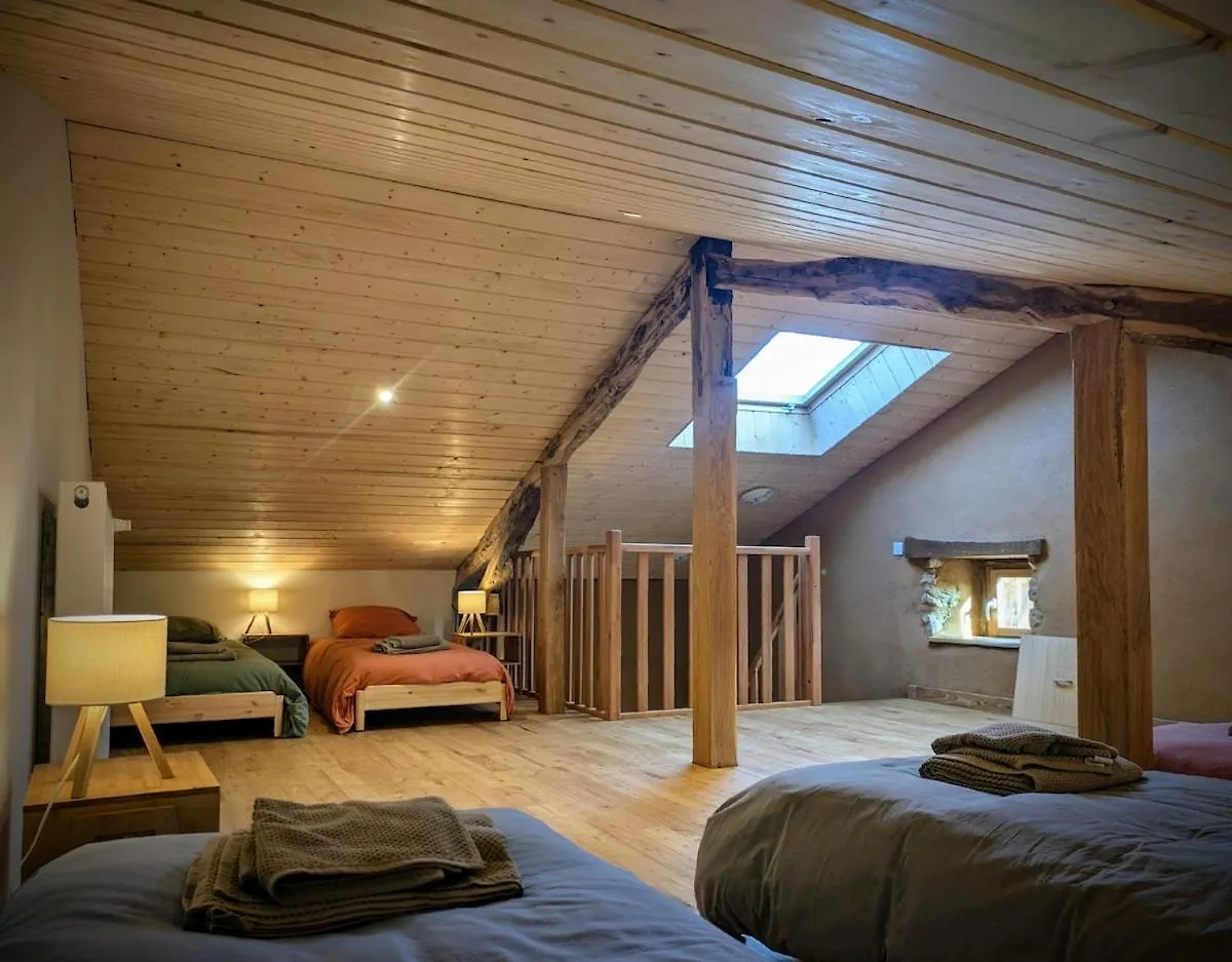 Le Champ Des Grenouilles - Gite Ecologique A La Ferme Montjoie-en-Couserans France