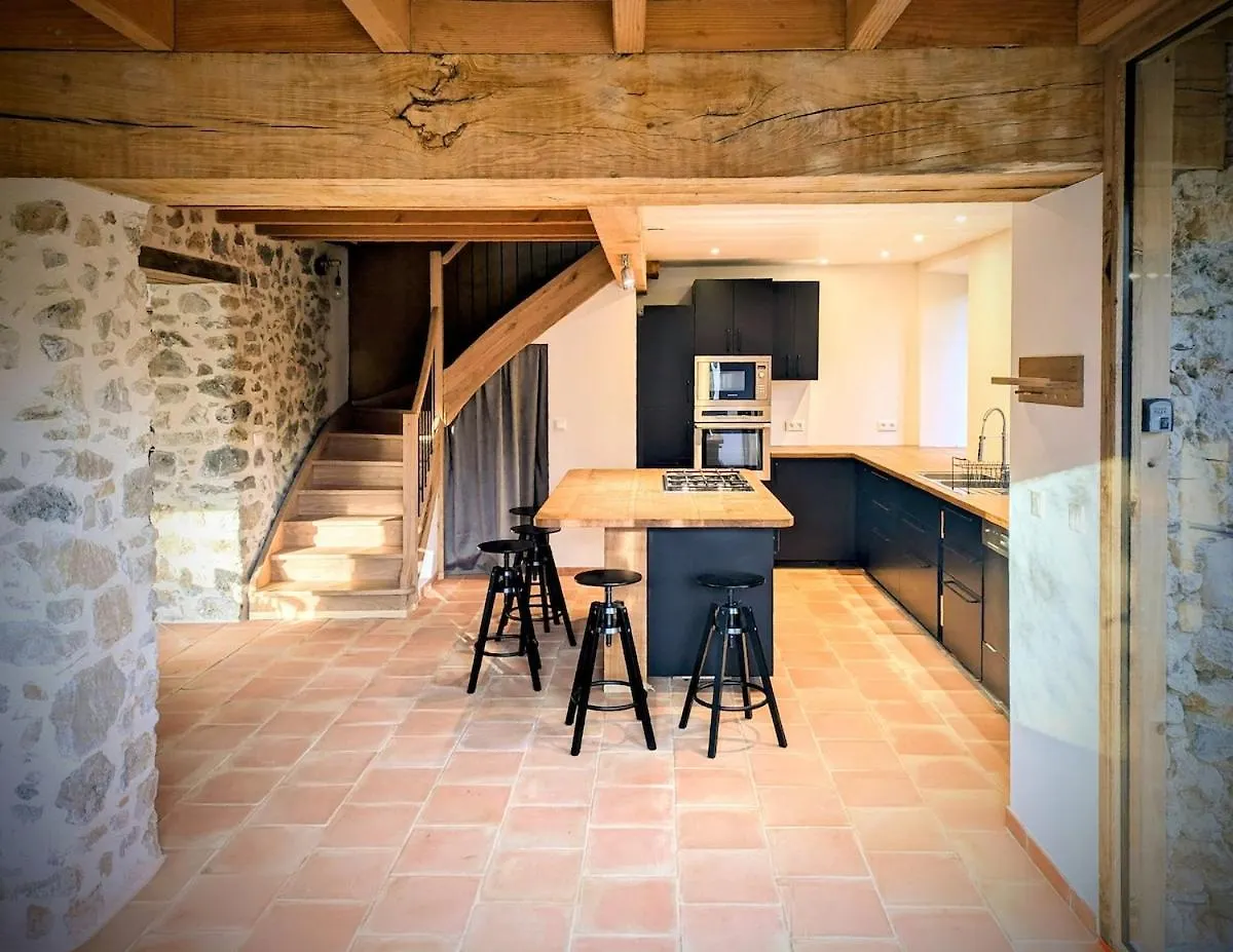 Le Champ Des Grenouilles - Gite Ecologique A La Ferme Montjoie-en-Couserans 0*,  France